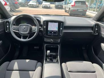 Volvo XC40 Recharge Core — photo 11