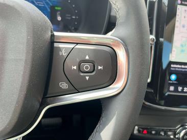 Volvo XC40 Recharge Core — photo 15