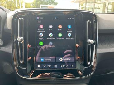 Volvo XC40 Recharge Core — photo 18