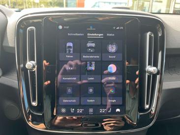 Volvo XC40 Recharge Core — photo 20