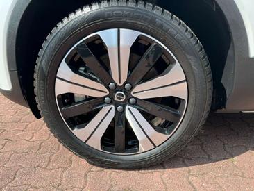 Volvo XC40 Recharge Core — photo 4