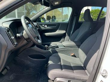 Volvo XC40 Recharge Core — photo 22