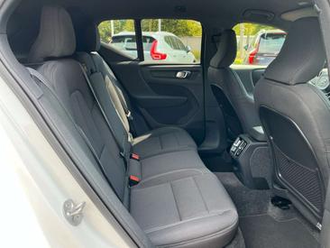 Volvo XC40 Recharge Core — photo 25