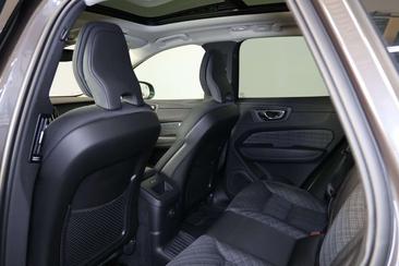 Volvo XC60 T6 Recharge Core — photo 14