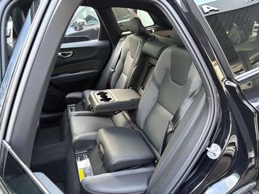 Volvo XC60 B5 Plus — photo 10
