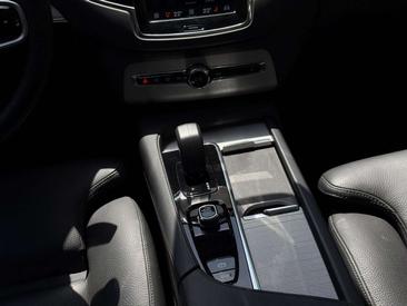 Volvo XC90 T8 — photo 18