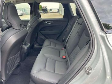 Volvo XC60 B5 Plus — photo 14