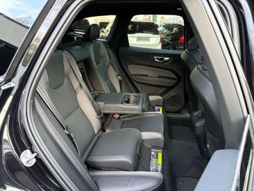 Volvo XC60 B5 Plus — photo 13