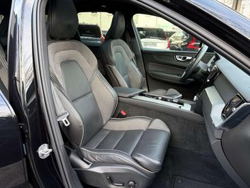 Volvo XC60 B5 Plus — photo 14