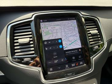 Volvo XC90 T8 — photo 22