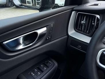 Volvo XC60 B5 Plus — photo 18