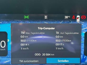Volvo XC90 T8 — photo 24
