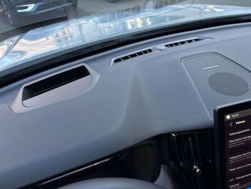 Volvo XC60 B5 Plus — photo 15