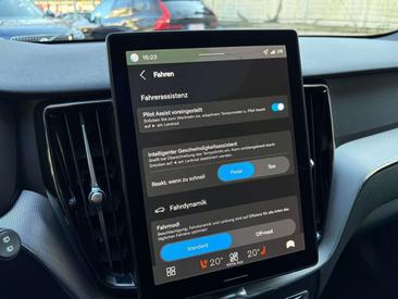 Volvo XC60 B5 Plus — photo 23