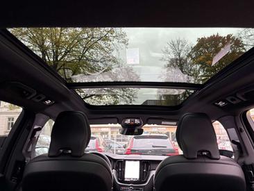 Volvo XC60 B5 Plus — photo 10