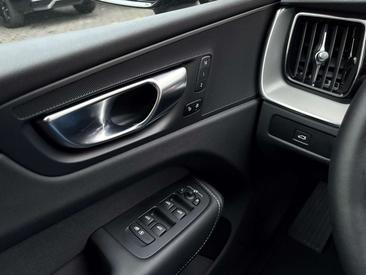 Volvo XC60 B5 Plus — photo 15