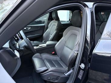 Volvo XC60 B5 Plus — photo 9