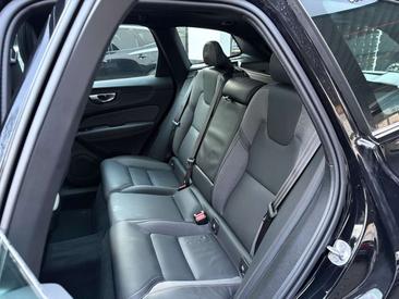 Volvo XC60 B5 Plus — photo 10