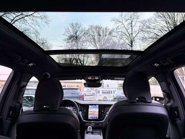 Volvo XC60 B5 Plus — photo 12