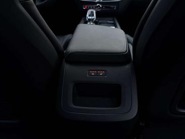 Volvo XC60 B5 Plus — photo 15