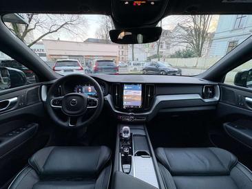 Volvo XC60 B5 Plus — photo 16
