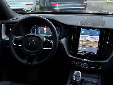 Volvo XC60 B5 Plus — photo 17