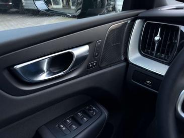 Volvo XC60 B5 Plus — photo 18