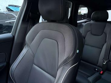 Volvo XC60 B5 Plus — photo 22