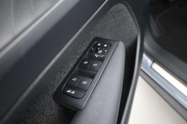 Volvo XC40 T5 Recharge Core — photo 9