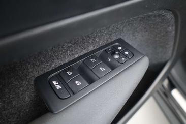 Volvo XC40 Recharge Plus — photo 6