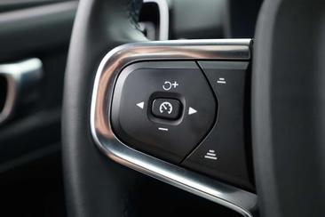 Volvo XC40 Recharge Plus — photo 9