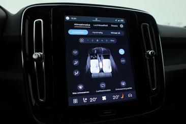 Volvo XC40 Recharge Plus — photo 16