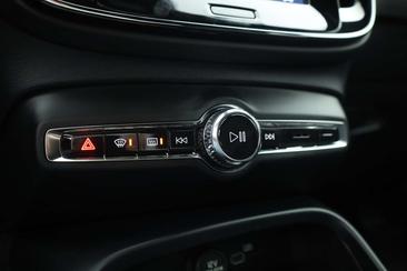 Volvo XC40 Recharge Plus — photo 23