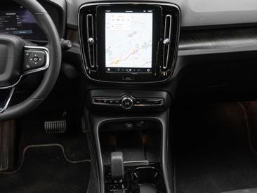 Volvo XC40 Recharge Plus — photo 11