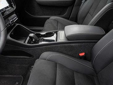 Volvo XC40 Recharge Plus — photo 13