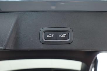 Volvo XC40 T5 Recharge Core — photo 33