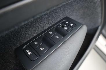 Volvo XC40 T5 Recharge Plus — photo 8