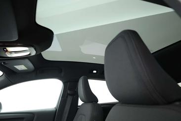 Volvo C40 Recharge Core — photo 17