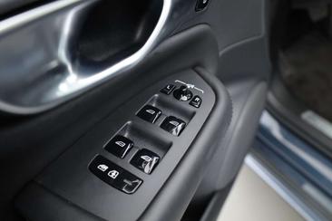 Volvo XC90 T8 Recharge Ultimate — photo 9