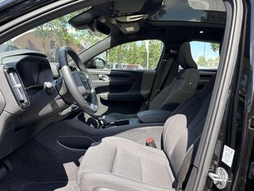 Volvo C40 Recharge Core — photo 13