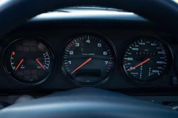 Porsche 993 Carrera — photo 6