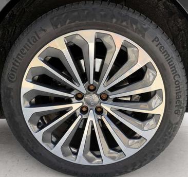 Audi E-tron S Line 55 — photo 9