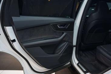 Audi Q7 Competition Plus 50 TDI — photo 23