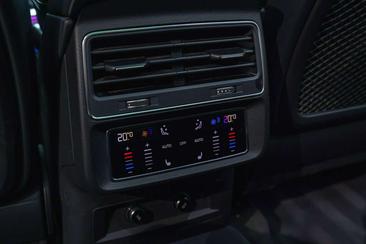 Audi Q7 Competition Plus 50 TDI — photo 27