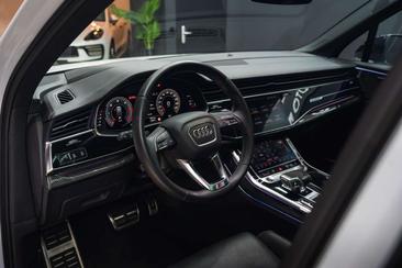 Audi Q7 Competition Plus 50 TDI — photo 34