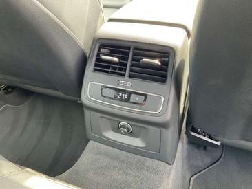 Audi A4 S Avant 40 TFSI — photo 14