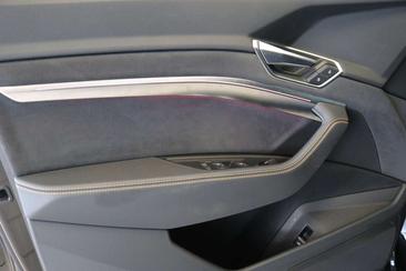 Audi E-tron S Line Black 55 — photo 11