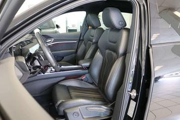 Audi E-tron S Line Black 55 — photo 12