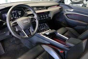 Audi E-tron S Line Black 55 — photo 17