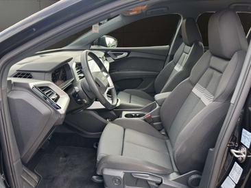 Audi Q4 E-tron 35 E-tron — photo 9